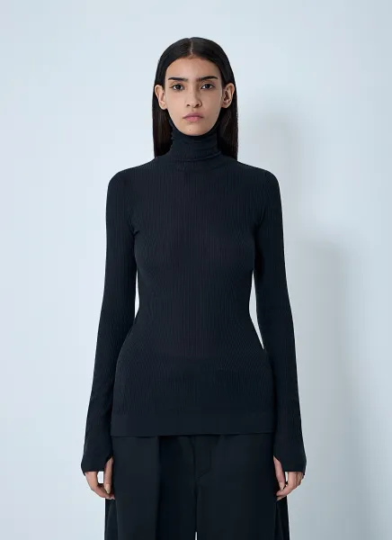 Seamless Top