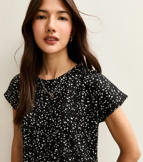 New Look Women's Black Patterned Crew Neck Top