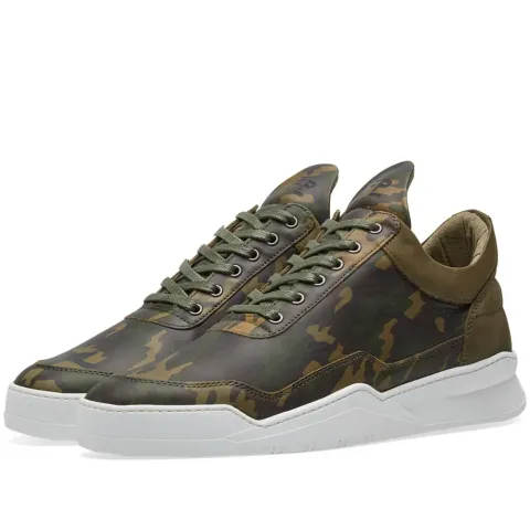Low Top Sneaker