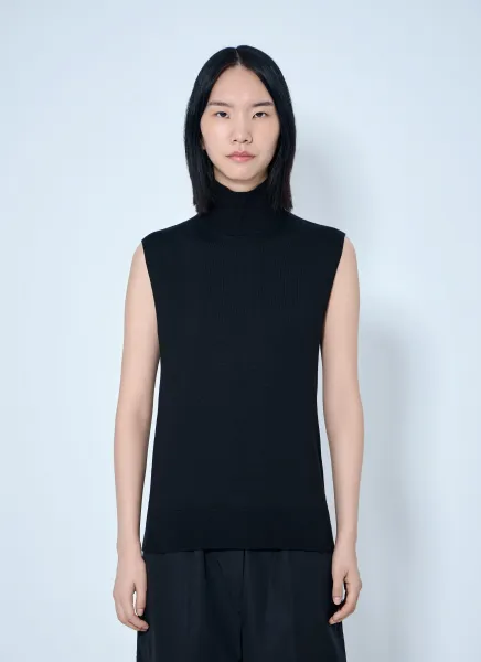 Sleeveless Fine Turtleneck