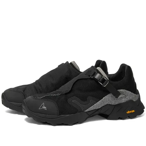 Minaar Strapped Hiking Sneaker