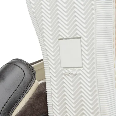 22 Slip On Sneaker