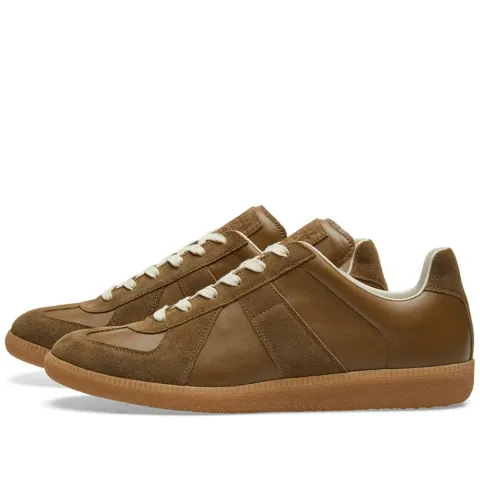 22 Replica Low Sneaker