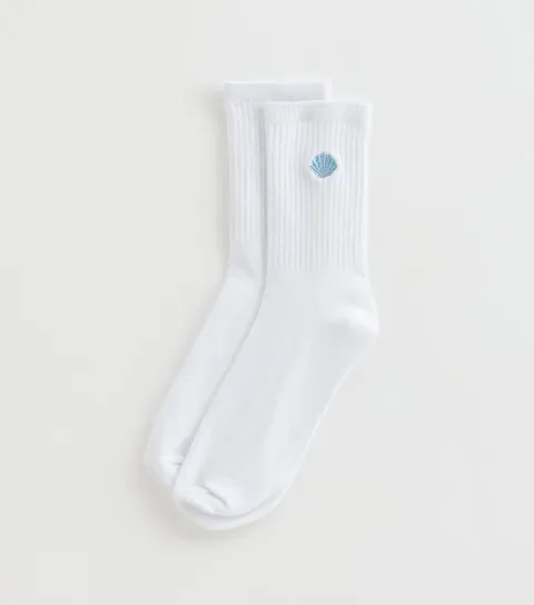 White Shell Embroidered Ankles Socks
