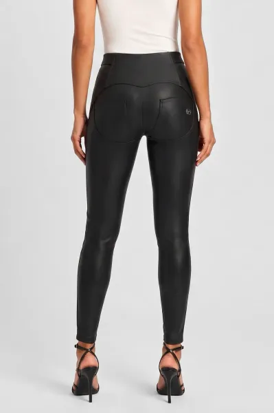 Freddy WRUP Faux Leather Sculpted Zip - High Waisted - 7/8 Length - Black