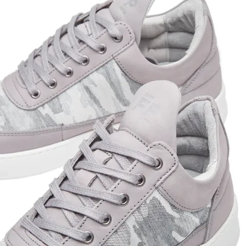 Low Top Sneaker