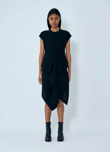 Sleeveless Buttoned Top