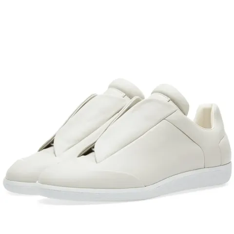 22 Future Low Sneaker