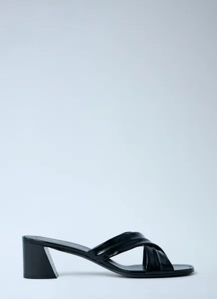 Liria Sandals