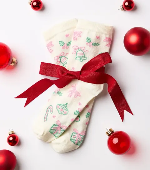 New Look Cream Cotton Rich Christmas Patterned Ankle Socks