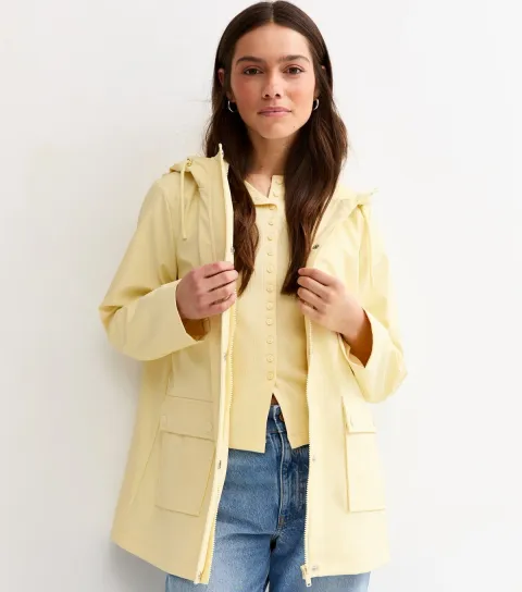 Women's Petite Light Yellow Water Resistant Drawstring Hood Rain Anorak