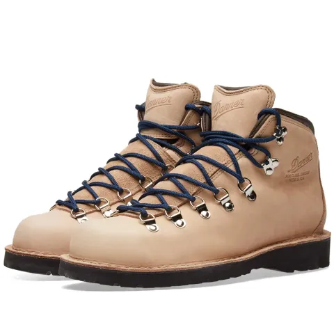 Mountain Pass Boot