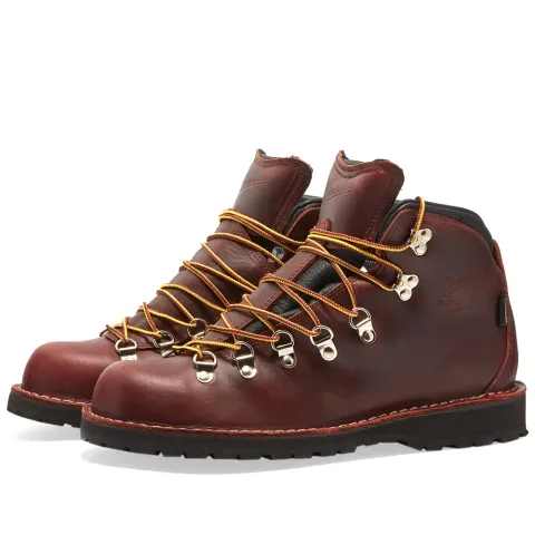 Mountain Pass Boot