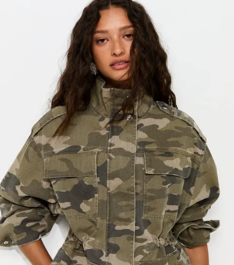 Women's Green Camo Print Cargo Pocket Shacket