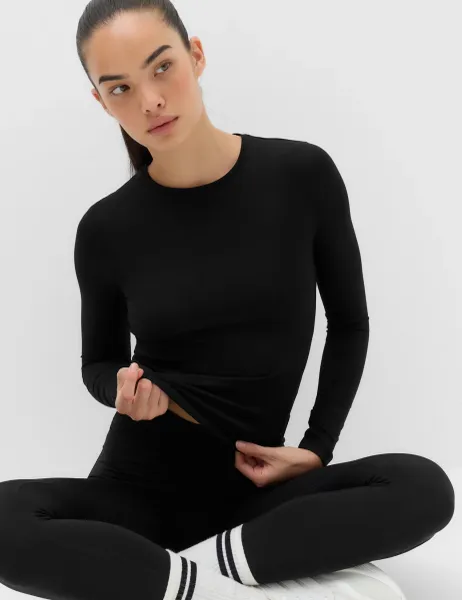 Goodmove Essential Round Neck Fitted Top Black