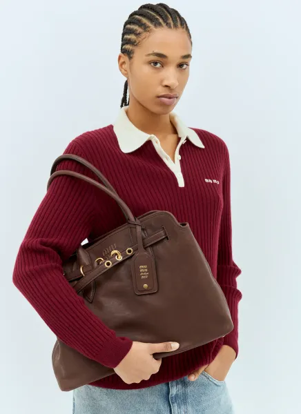 Medium Aventure Shoulder Bag