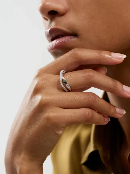 Twist Ring White/rhodium plated