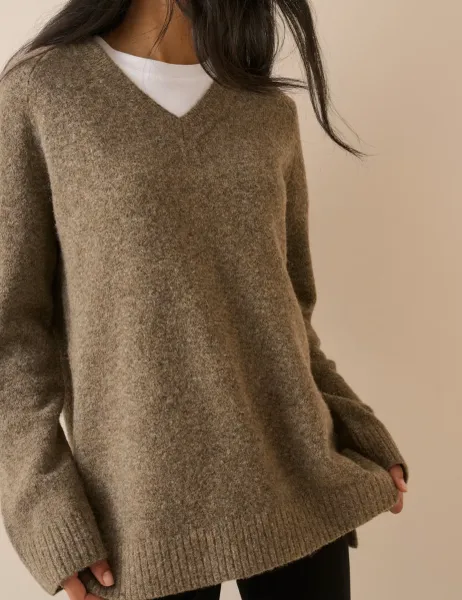 Nobody's Child V-Neck Longline Jumper with Wool Brown