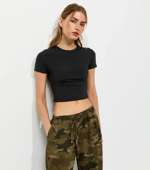 Women's Black Jersey Crew Neck Cropped T-Shirt