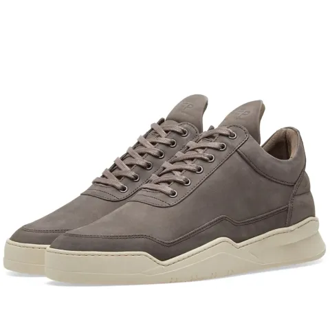 Low Top Sneaker