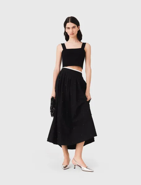 Knitted crop top with straps