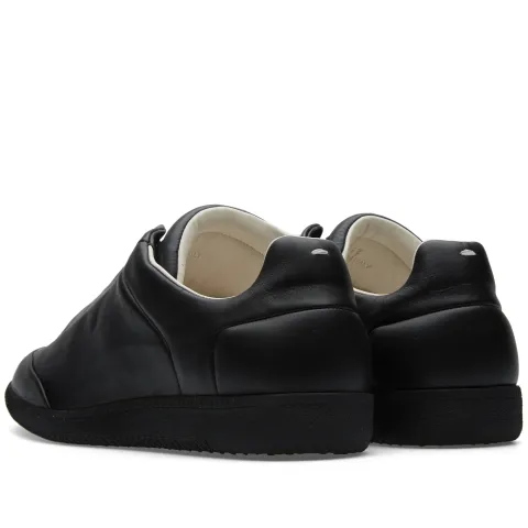 22 Future Low Sneaker