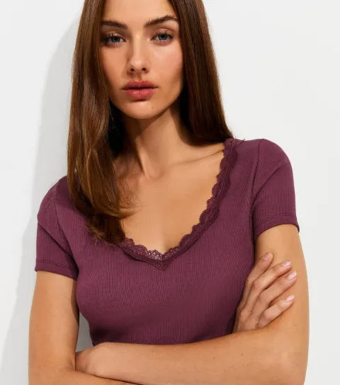 New Look Women's Dark Burgundy Cotton Rich Ribbed Lace Trim V Neck T-Shirt
