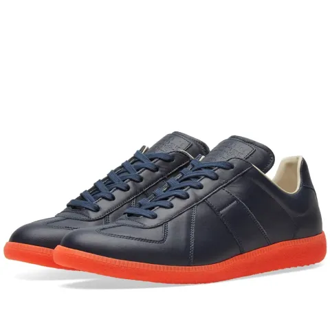 22 Classic Replica Sneaker