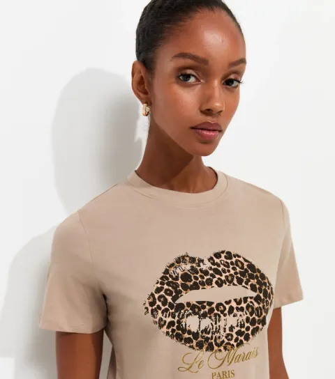 Women's Mink Cotton Foil Leopard Print Lips Relaxed T-Shirt