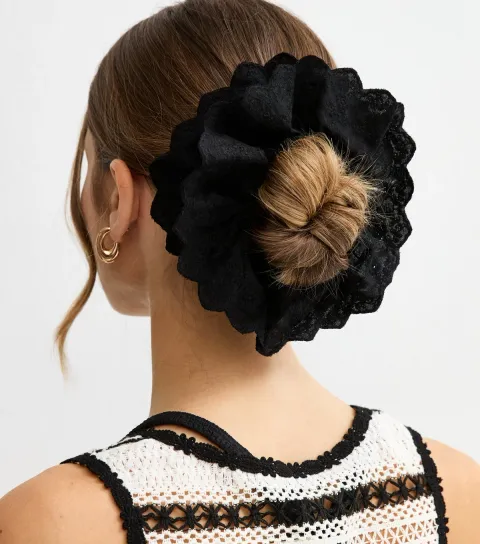 New Look Black Oversized Broderie Anglaise Frilly Scrunchie