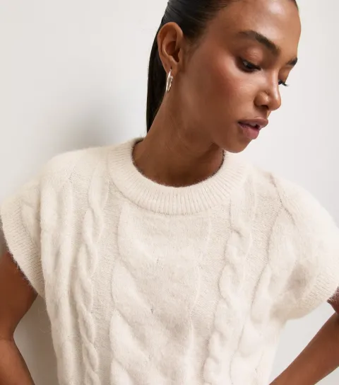 New Look Women's Off White Cable Knit Oversized Tabard Vest