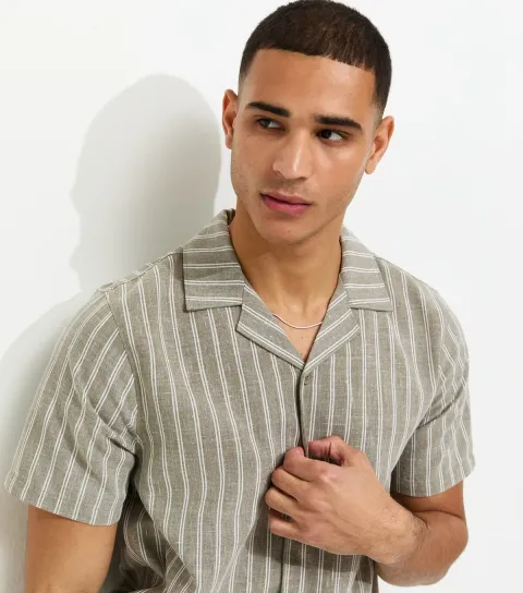 New Look Men's Green Short Sleeve Stripe Regular Longline Shirt