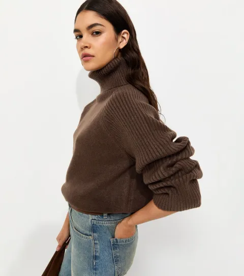 New Look Women's Brown Ribbed Knit Raglan Sleeve Roll Neck Jumper