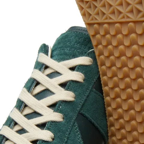 22 Replica Low Sneaker