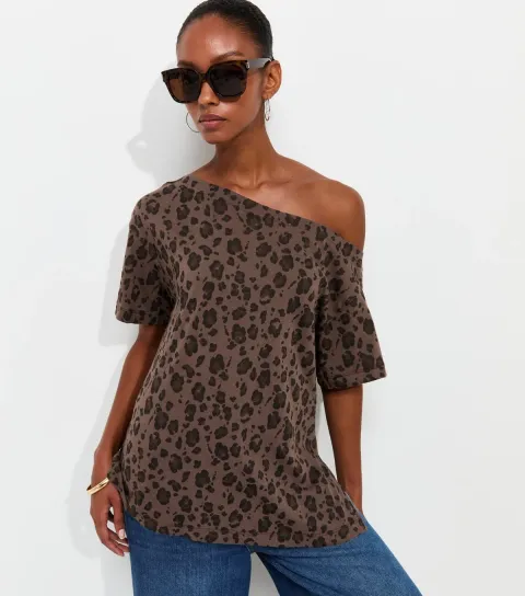 Women's Brown Cotton Leopard Print Off The Shoulder T-Shirt
