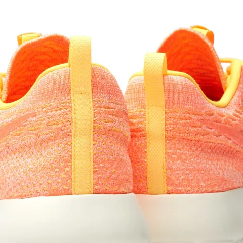 W Roshe One Flyknit