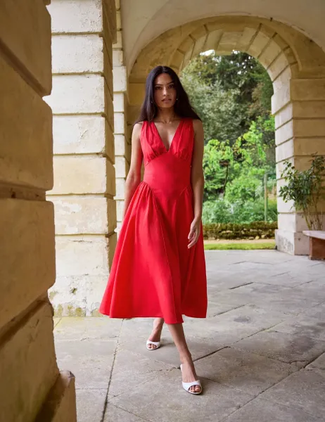 KITRI V-Neck Midi Waisted Dress with Linen Red