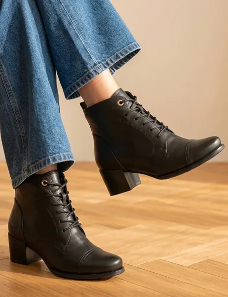 Jones Bootmaker Leather Block Heel Round Toe Ankle Boots Black