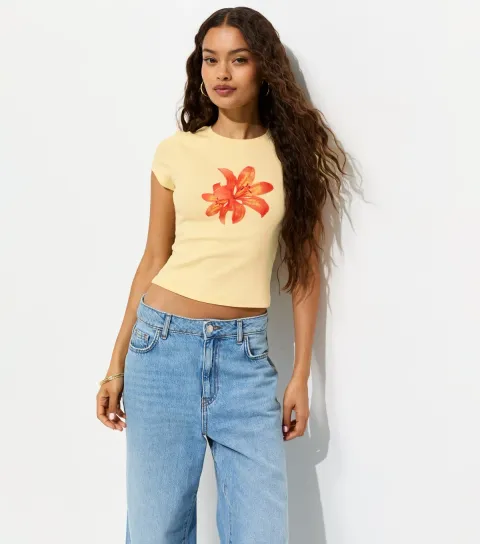 Women's Petite Light Yellow Cotton Rich Tiger Lily Print Baby Tee T-Shirt