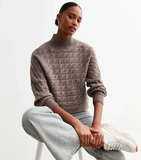 Women's Mink Cable Knit Cropped Jumper