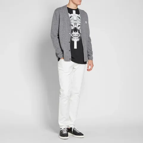 Moises Tee