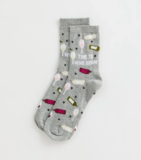 Mid Grey Wine Pattern Ankle Socks