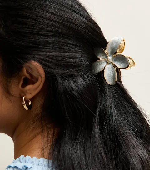Light Blue Faux Pearl Flower Hair Clip