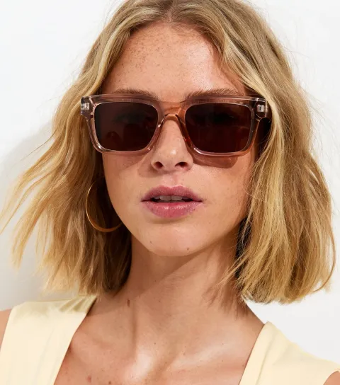 Light Brown D-Frame Sunglasses
