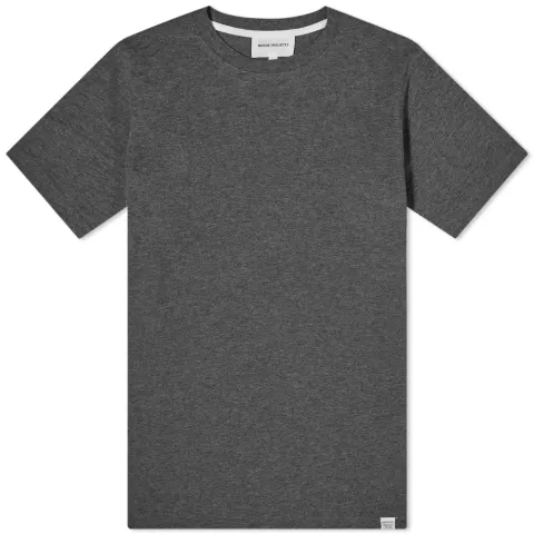Niels Standard Tee