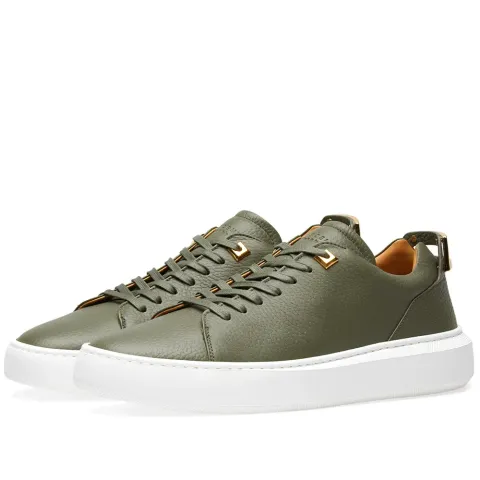 Uno Low Sneaker