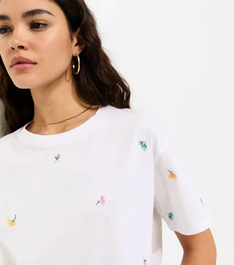 Women's White Floral Bud Embroidered Boxy Fit T-Shirt