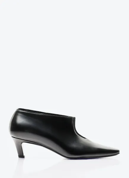 The Wide Shaft Boots
