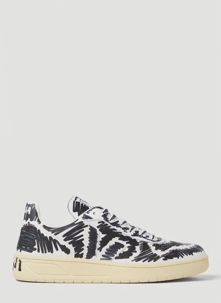 V10 Low Top Sneakers