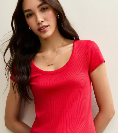 Women's Red Ribbed Scoop Neck T-Shirt